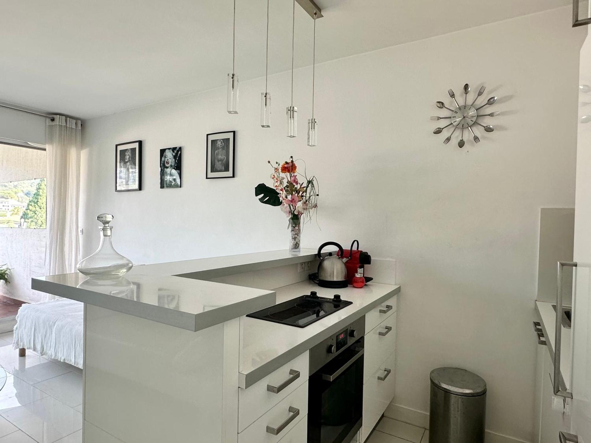 Cannes Croisette Sea & Sky Apartment *
