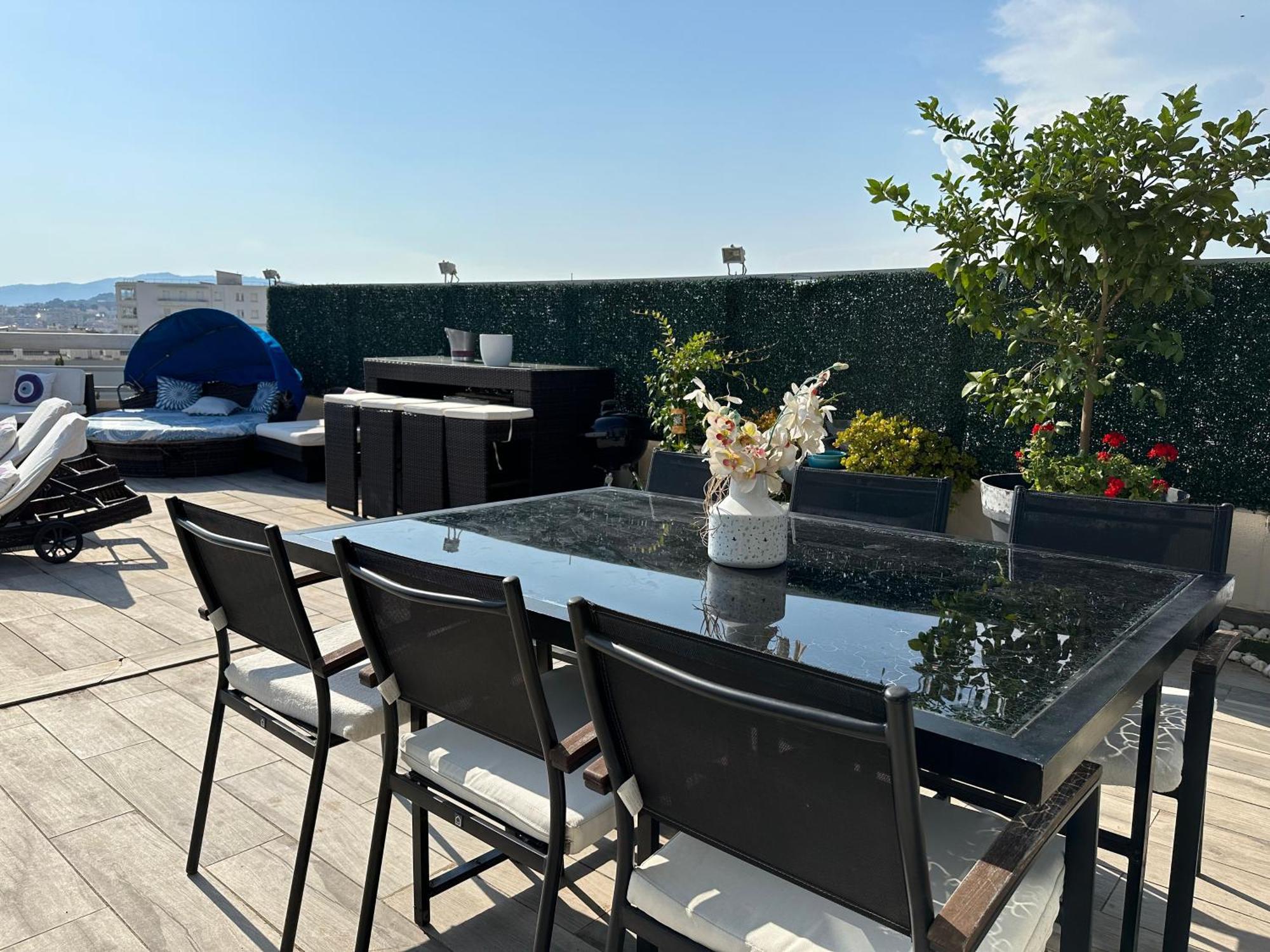 Cannes Croisette Sea & Sky Apartment *