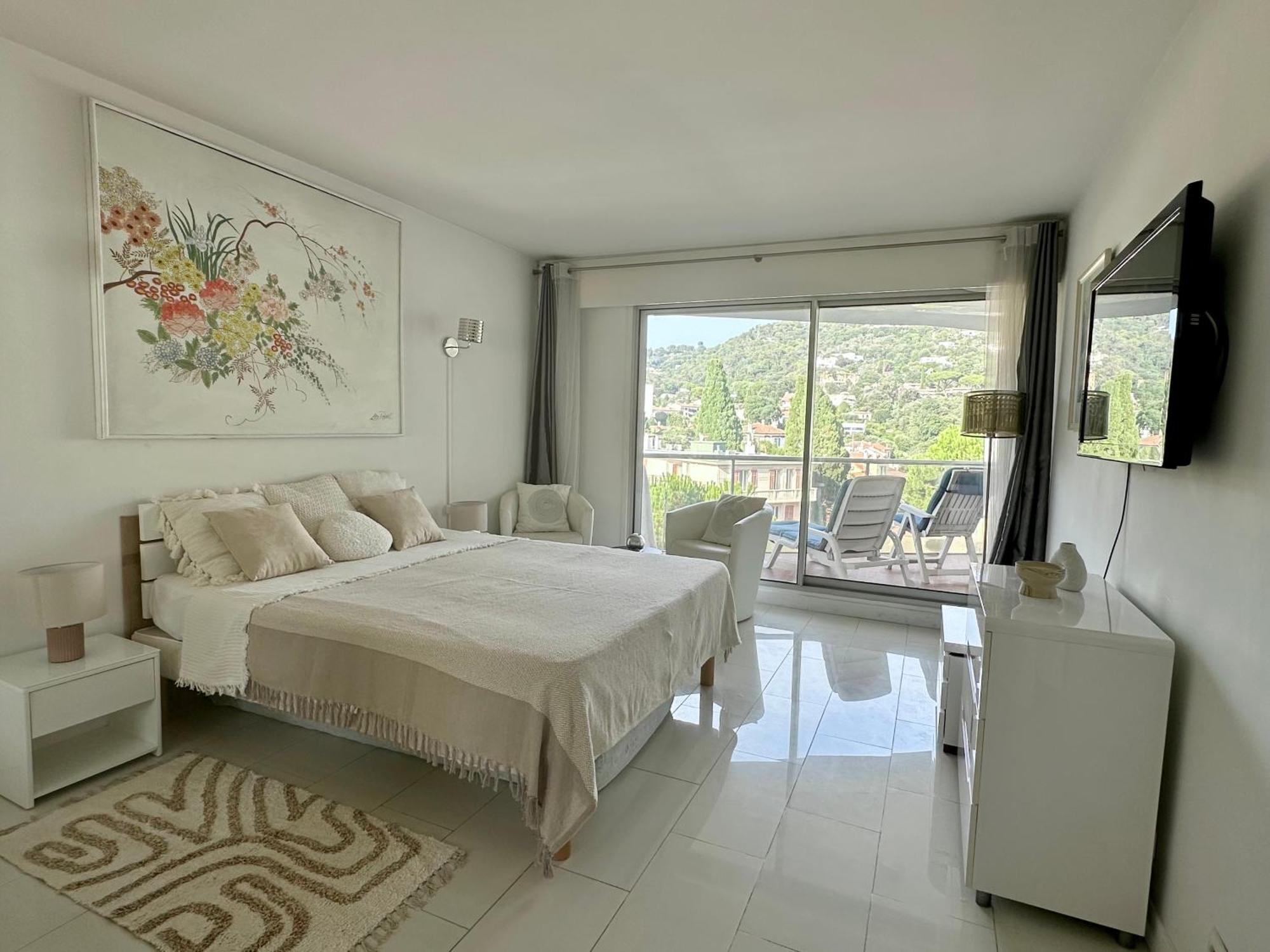 Cannes Croisette Sea & Sky Apartment *