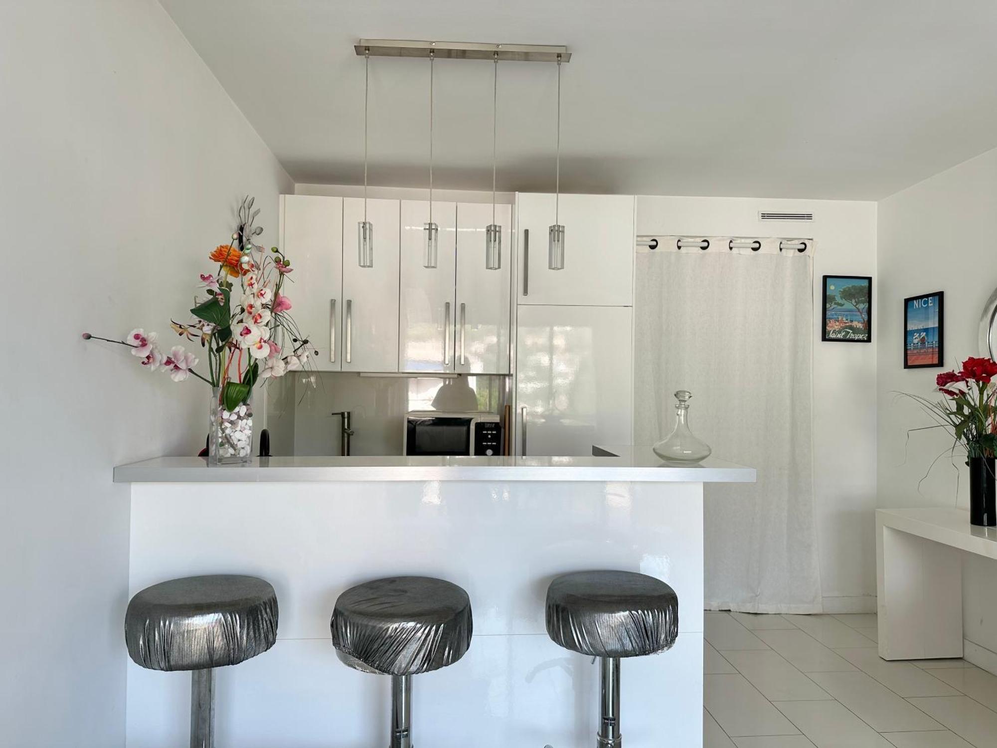 Cannes Croisette Sea & Sky Apartment