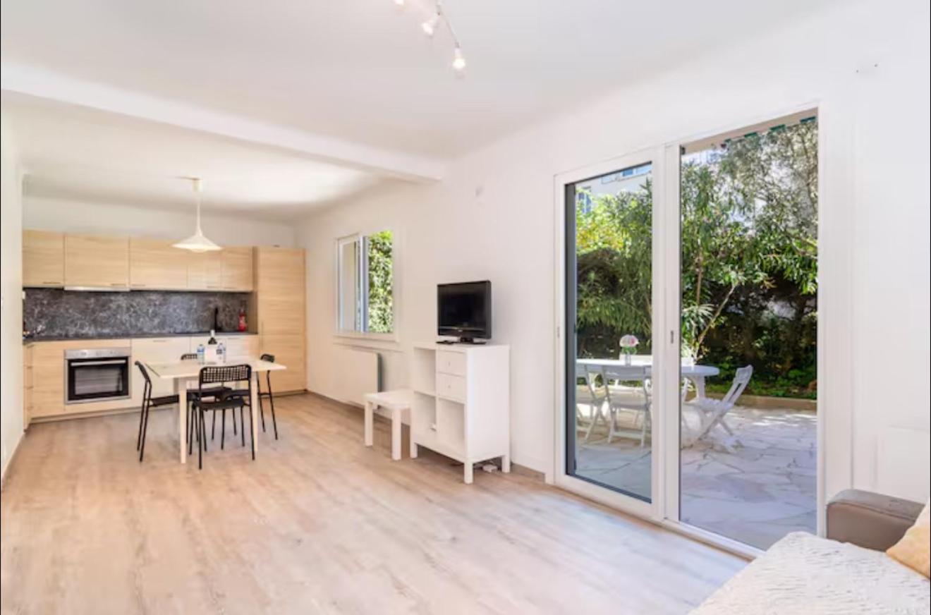 Apartment Cannes Croisette Sea & Sky