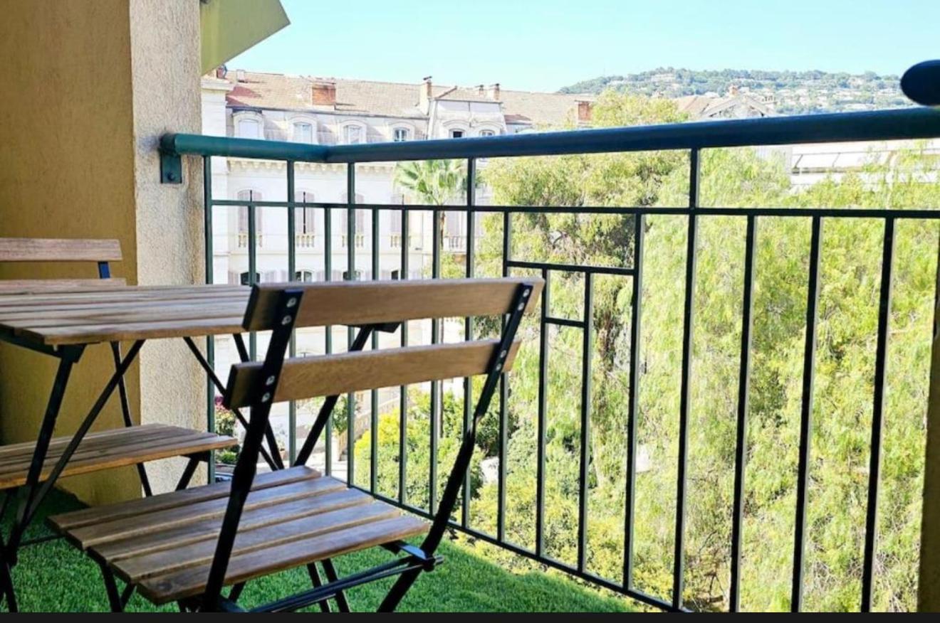 Cannes Croisette Sea & Sky Apartment