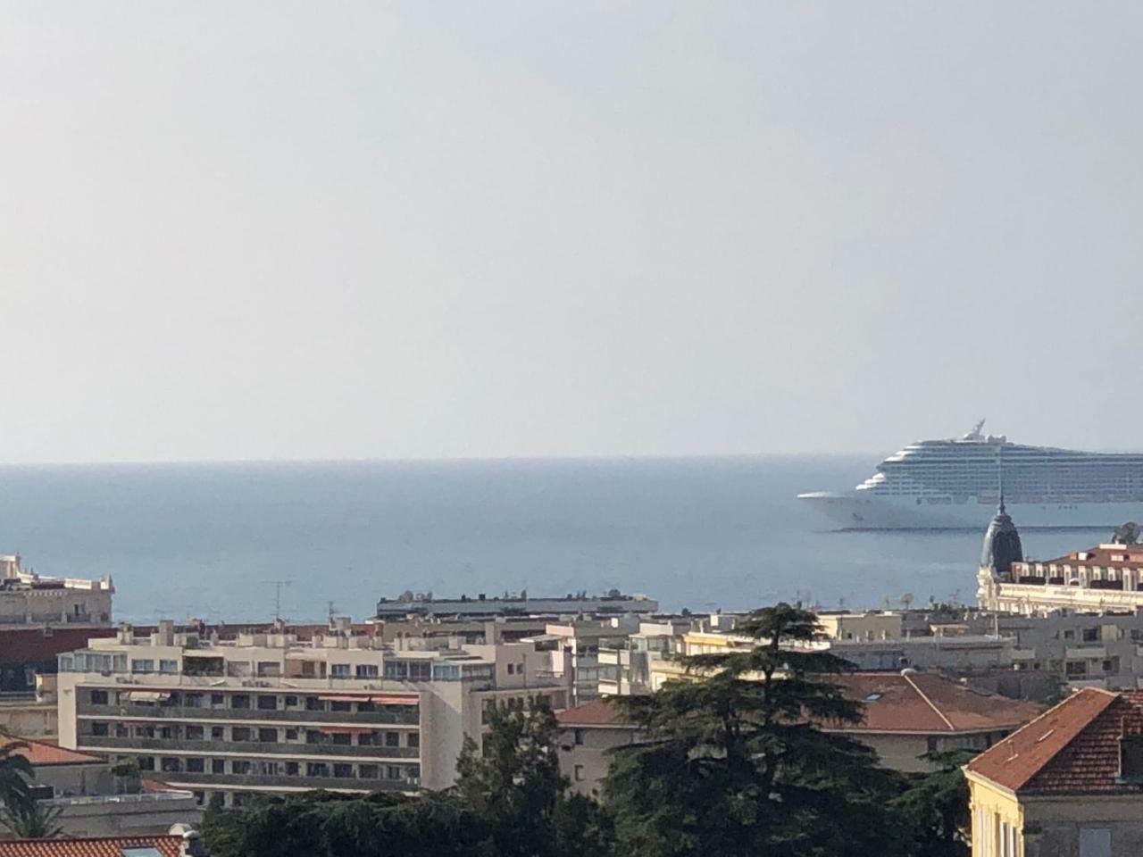 Cannes Croisette Sea & Sky *